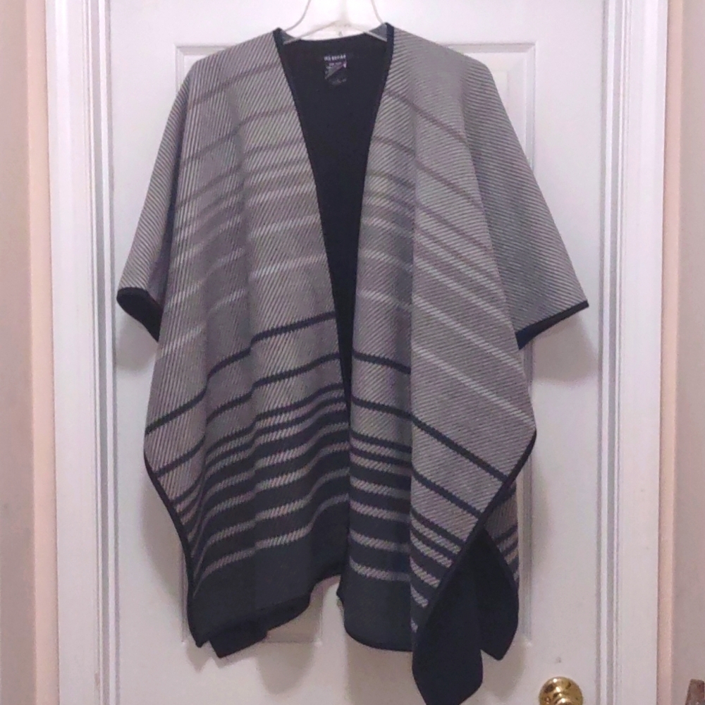 Ike Behar Black/Gray Stripe Reversible Wrap Shoulder Throw One Size